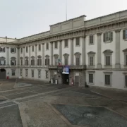 Фасад Королевский дворец в Милане